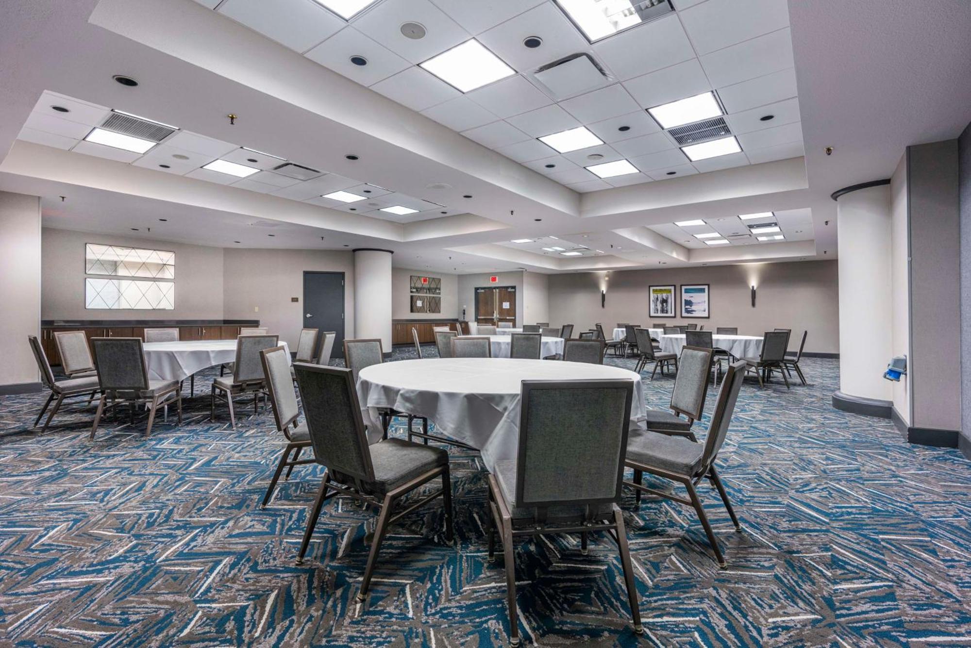 Embassy Suites By Hilton Indianapolis Downtown Ngoại thất bức ảnh